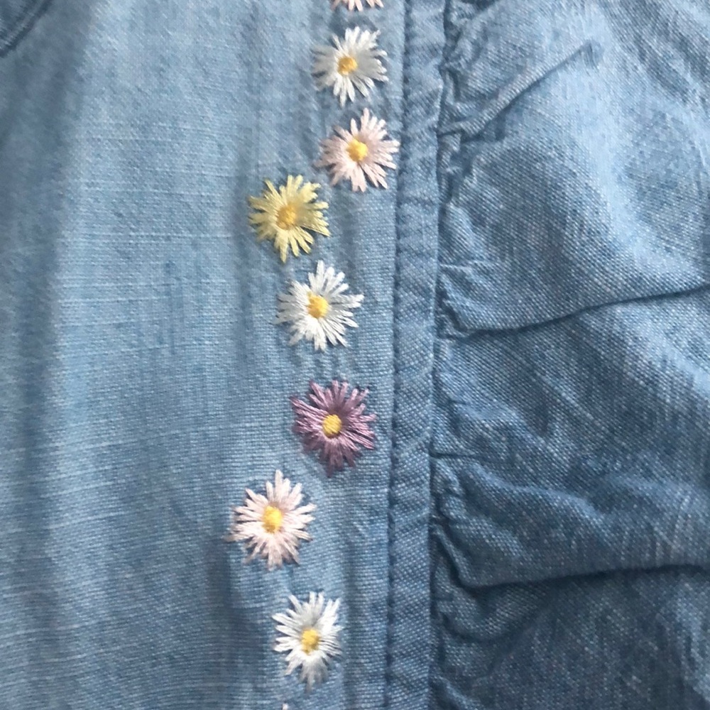 Madewell Floral Embroidered Denim Ruffle Top - Picture 6 of 8